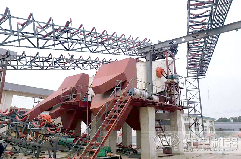 現(xiàn)場實拍，圓振動篩